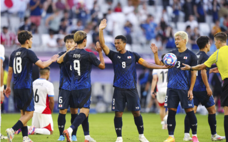日本、男子サッカー開幕戦で10人のパラグアイに5-0で圧勝